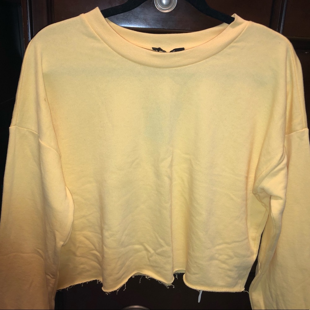 Pastel Yellow Cropped Sweater